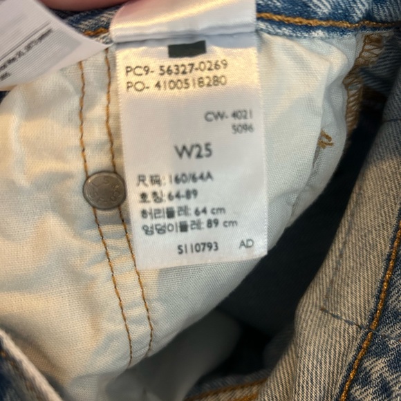 Levi’s - Picture 4 of 4